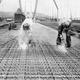 Illustration for article titled Photos of Famous Landmarks While They Were Still Under Construction